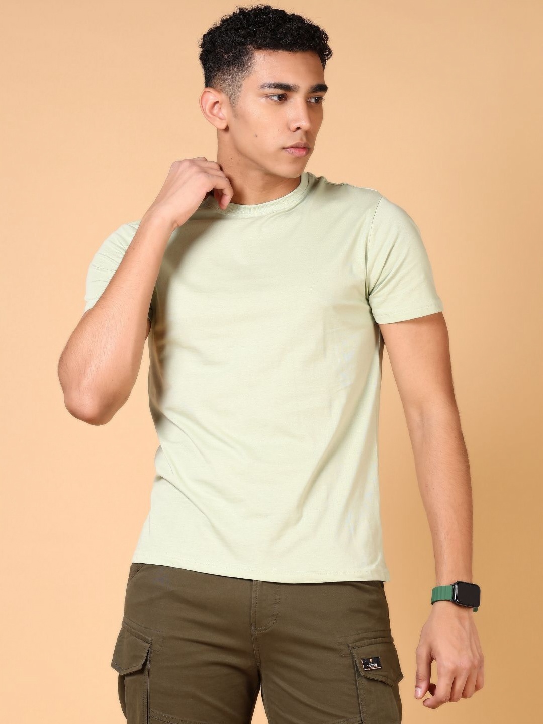 

V-Mart Men Solid Round Neck Cotton T-shirt, Green