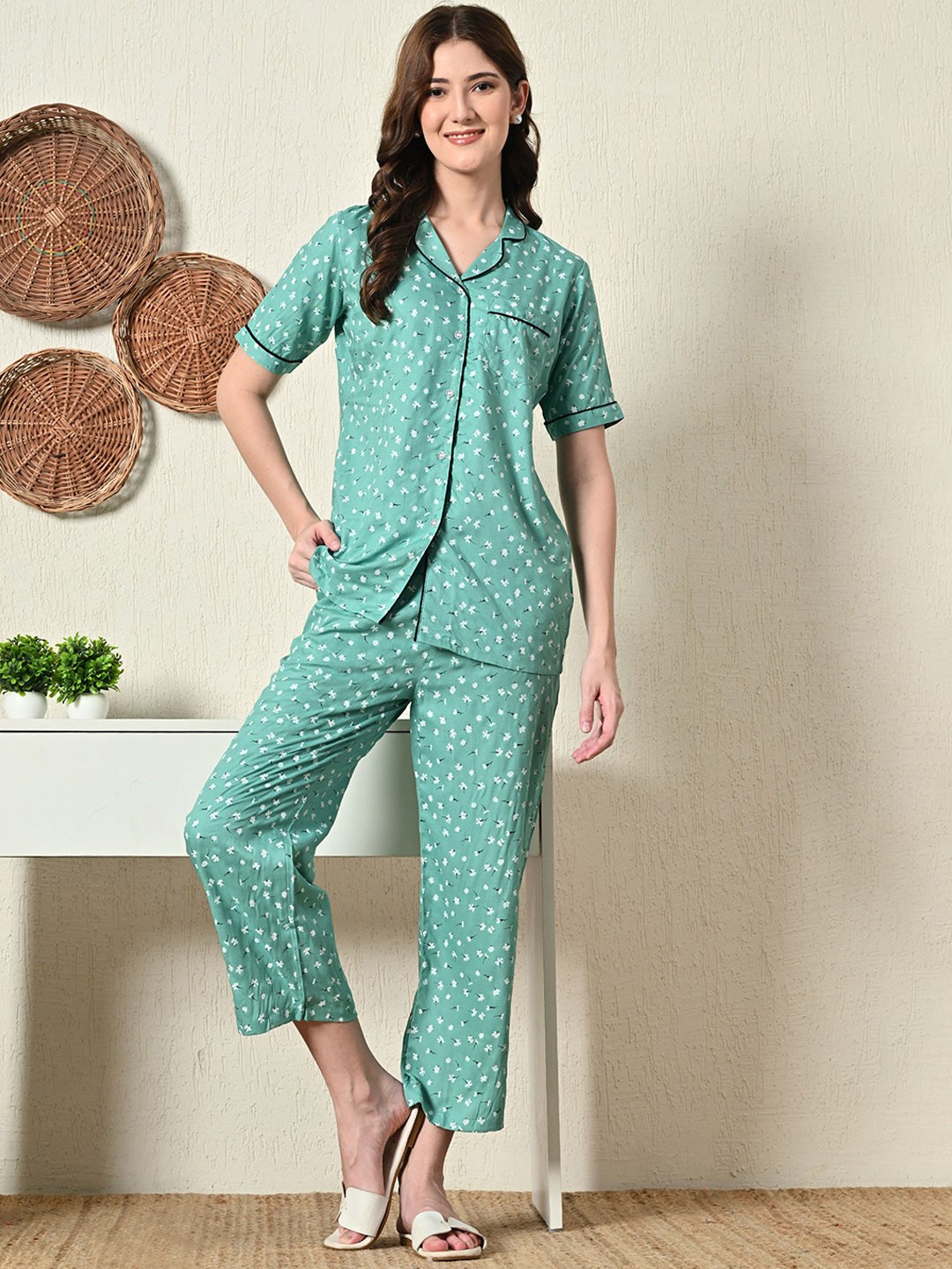 

Dreambe Women Printed Lapel Collar Pure Cotton Night Suit, Green