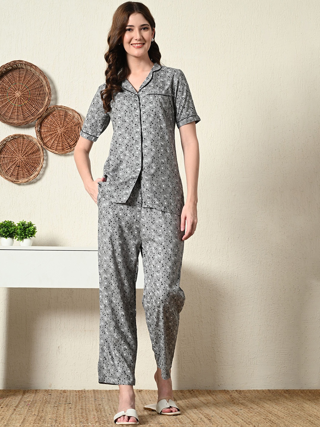 

Dreambe Women Printed Night suit, Grey