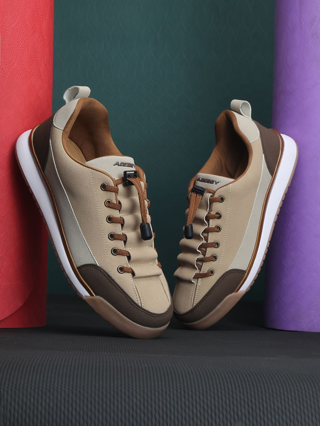 

adeboy Men PU Sneakers, Cream