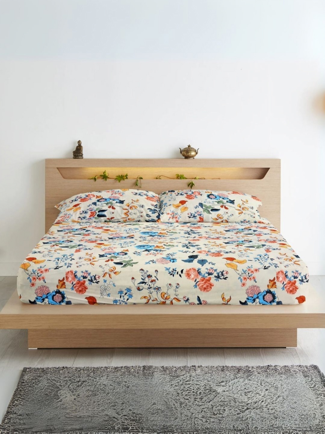

Aurave White & Blue Floral 210 TC King Bedsheet Set