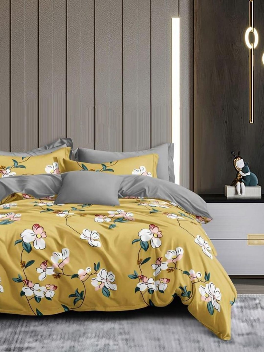 

Aura Yellow & White Floral Printed Microfiber 160 TC Queen Bedsheet Set 2.29 m x 2.54 m, Mustard