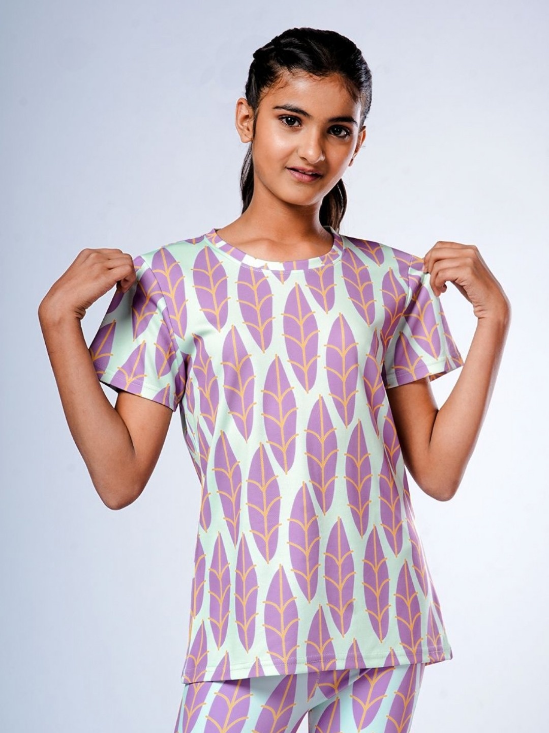 

UMILDO Girls Dri-FIT Floral Printed Round Neck T-shirt, White