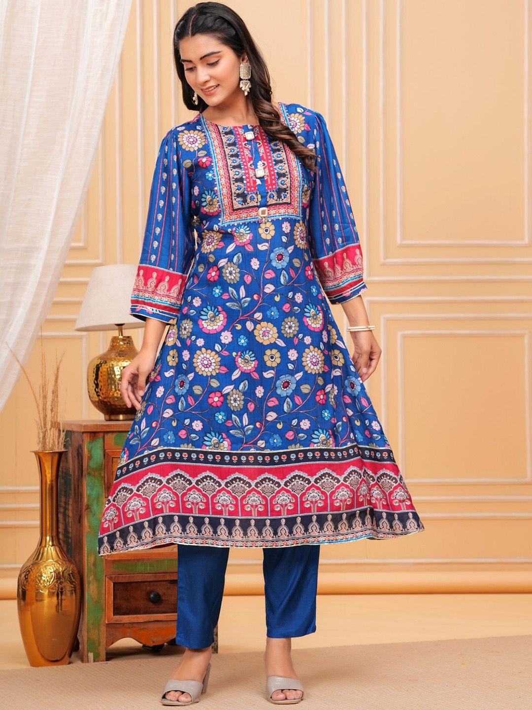 

AUTUMN LANE Floral Printed Yoke Design Round Neck A-Line Kurta With Trousers, Blue