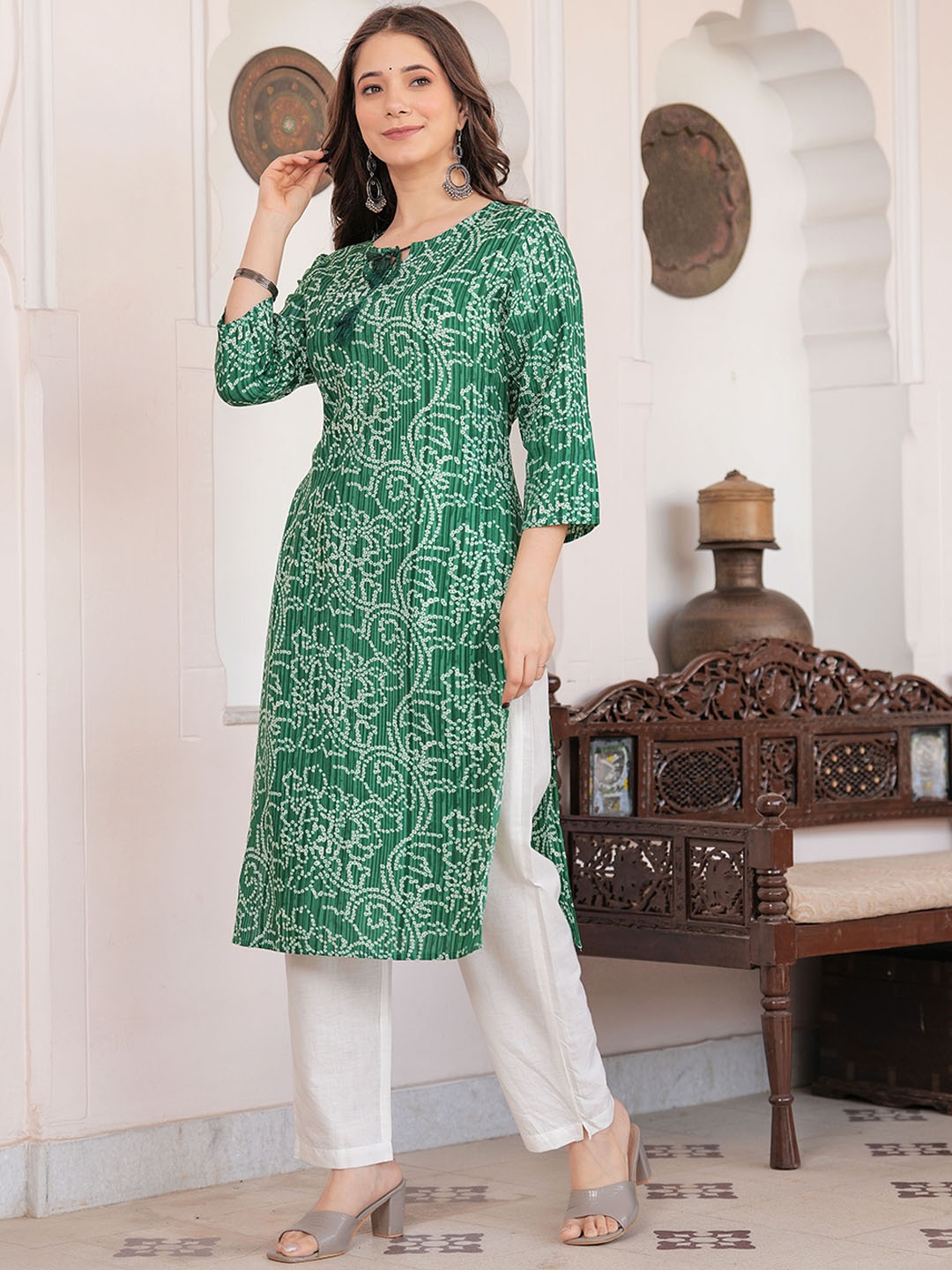 

PHYSIL Bandhani Printed Tie-Up Neck Pure Cotton Straight Kurta, Green