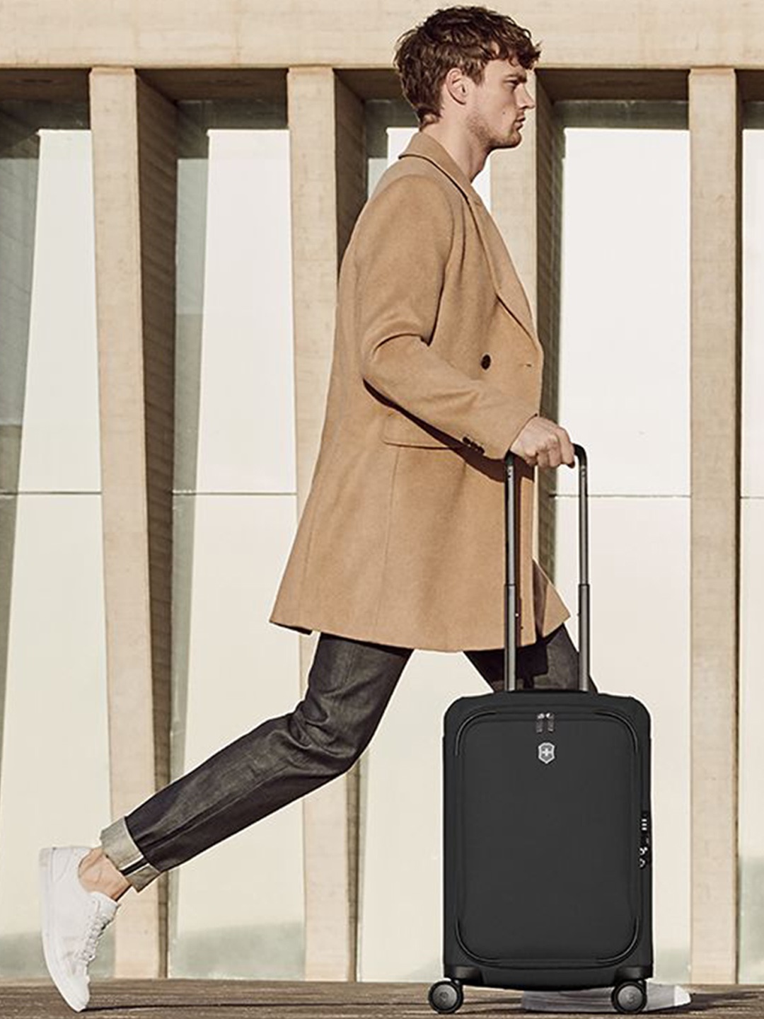 

Victorinox Connex Medium Softside Case Trolley Bag 24", Black