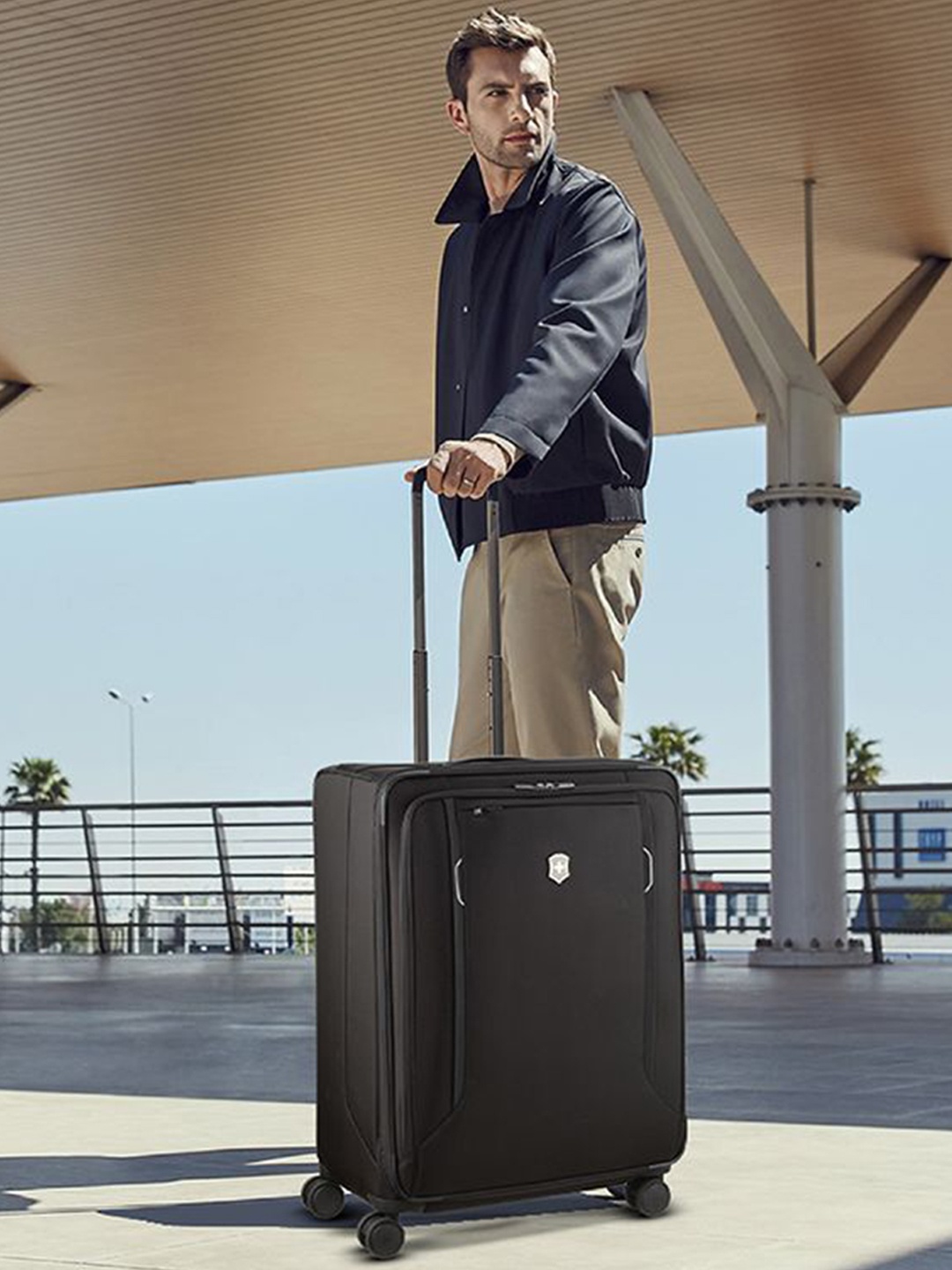 

Victorinox Werks Traveler Softside Large Case Trolley Bag 27", Black