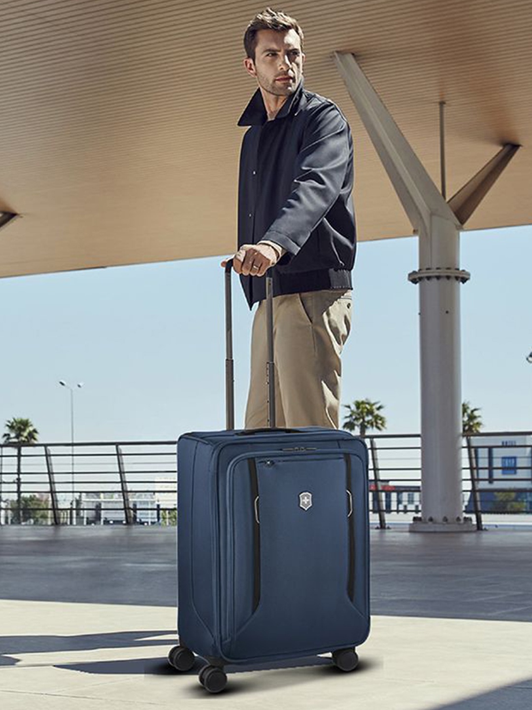 

Victorinox Werks Traveler Softside Medium Case Trolley Bag 24", Blue