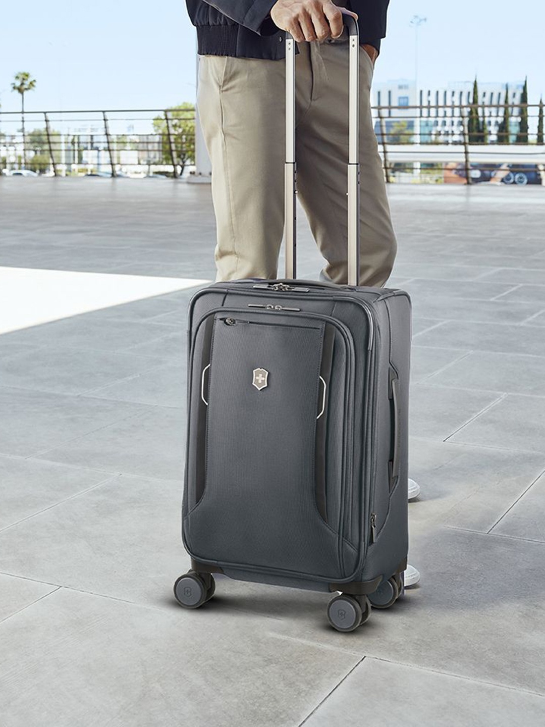 

Victorinox Werks Traveler 6.0, Softside Freq Flyer Carry-On Trolley Bag 20", Grey