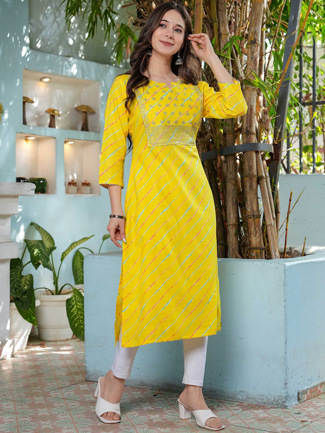 

KPF Leheriya Printed Notch Neck Gotta Patti Pure Cotton Straight Kurtas, Yellow