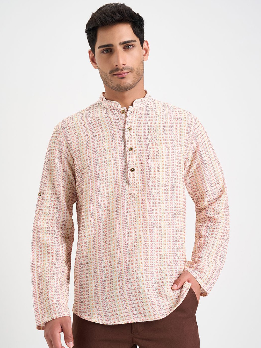 

indus route by Pantaloons Geometric Mandarin Collar Roll-Up Sleeves Straight Short Kurta, White