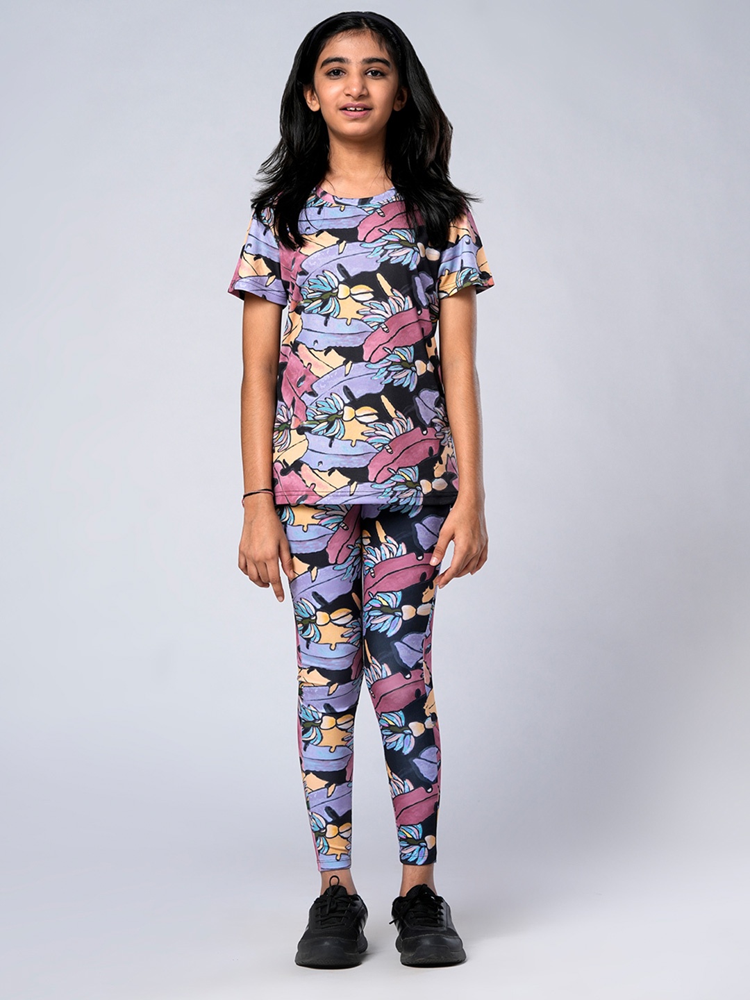 

UMILDO Girls Printed Round Neck T-Shirt With Leggings, Black