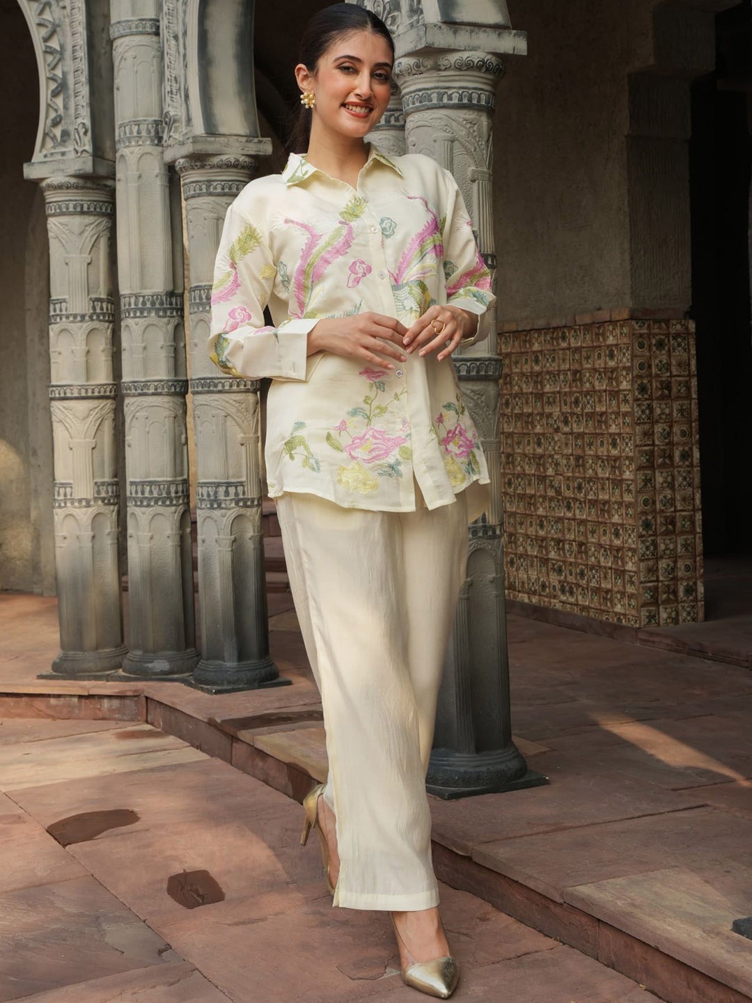 

FREYAA Floral Printed Shirt Collar Shirt With Trousers, Cream
