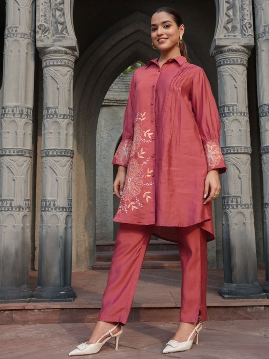 

FREYAA Embroidered Shirt Collar Tunic And Trousers, Peach