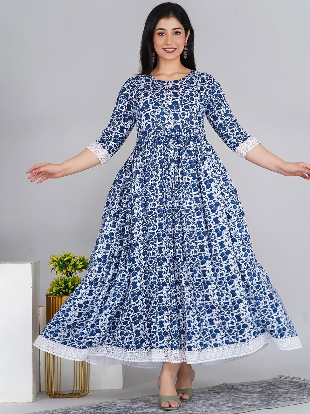 

Pristyle Floral Printed Round Neck Fit & Flare Midi Maternity Ethnic Dress, Blue