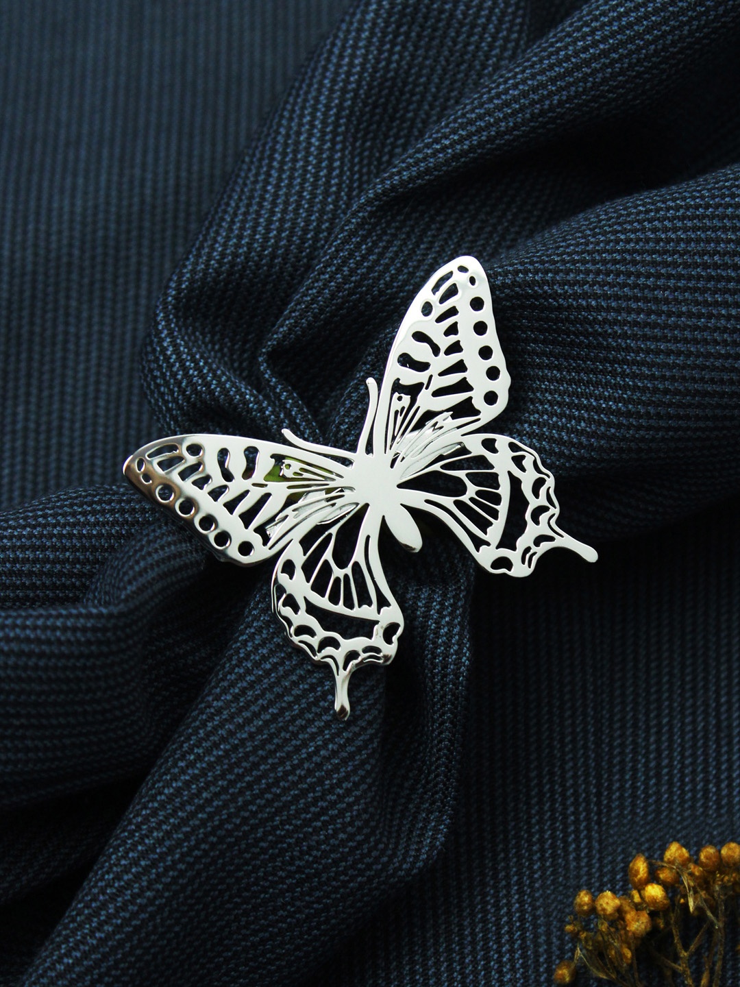 

House of Pataudi Men Silver-Plated Stainless Steel Butterfly Minimal Brooch