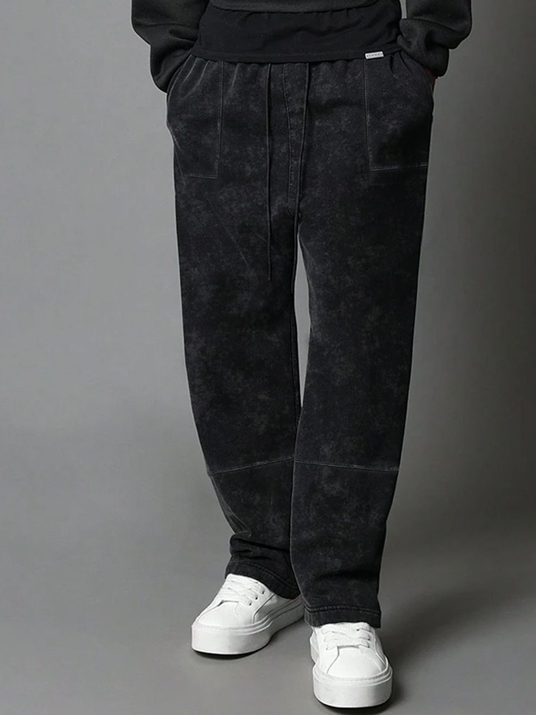 

Maniac Men Mid Rise Cotton Baggy Fit Trousers, Black