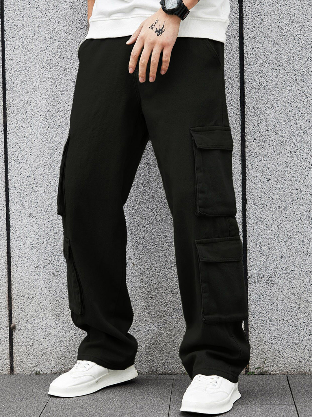 

URBAN INDY Men Mid-Rise Cotton Easy Wash Cargo Trousers, Black