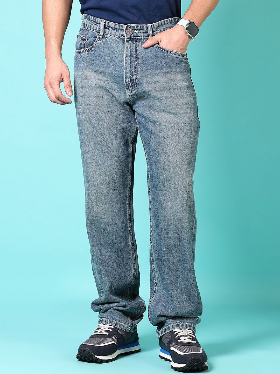 

V-Mart Men Regular Fit Mid-Rise Light Fade Jeans, Blue