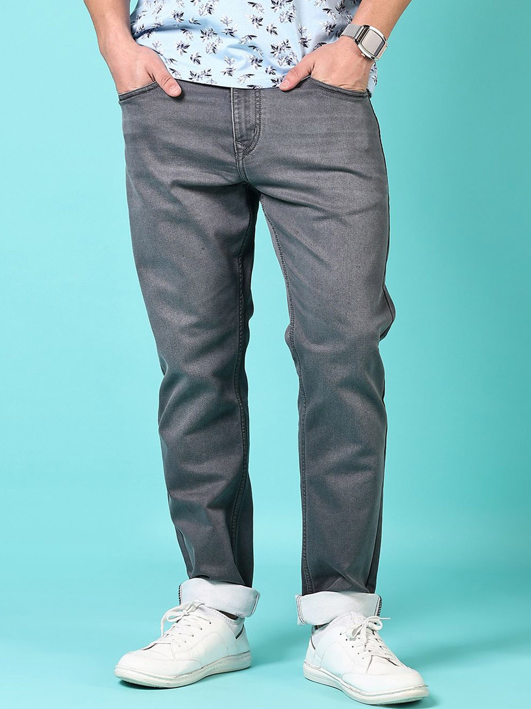 

V-Mart Men Regular Fit Light Fade Jeans, Grey