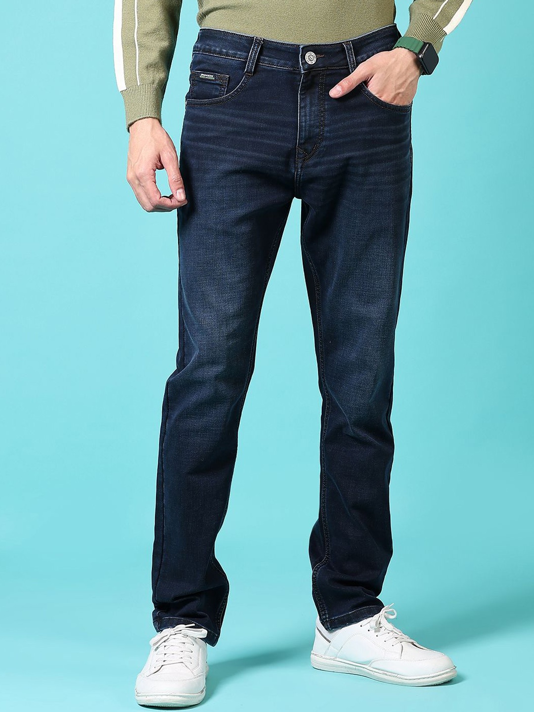 

V-Mart Men Light Fade Stretchable Denim Mid-Rise Jeans, Blue