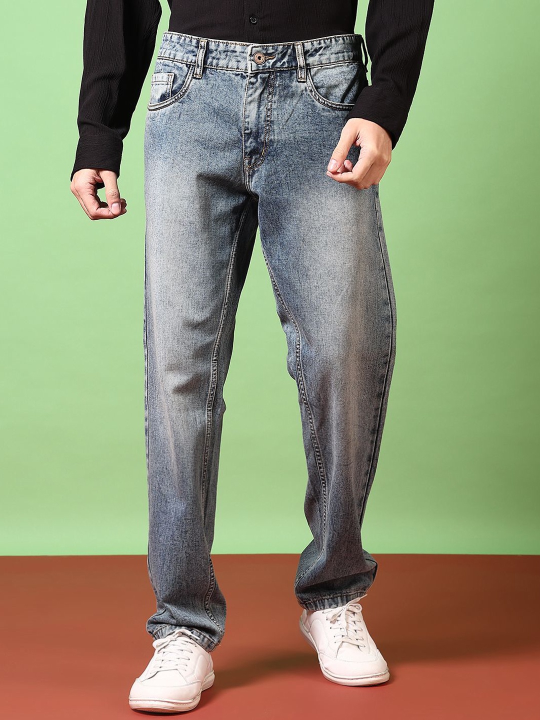 

V-Mart Men Mid-Rise Light Fade Jeans, Blue