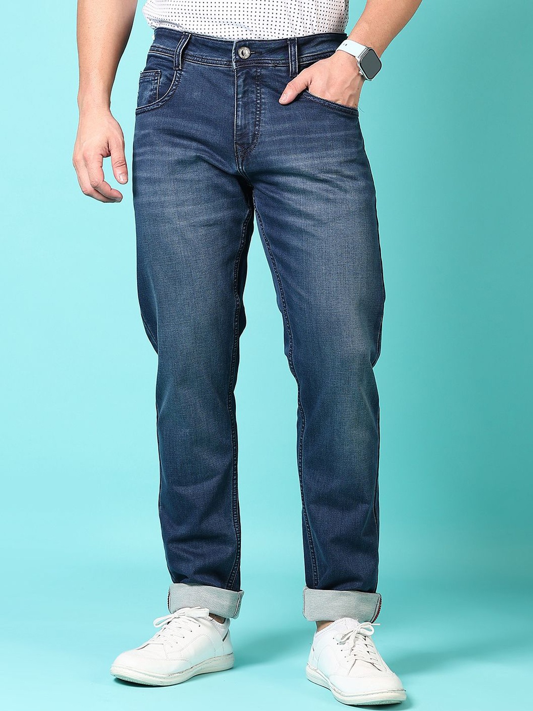 

V-Mart Men Light Fade Denim Mid-Rise Jeans, Blue