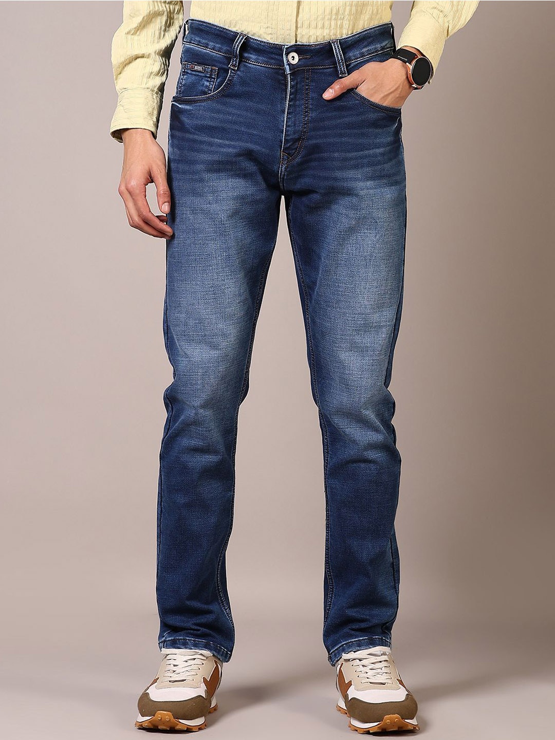 

V-Mart Men Regular Fit Mid-Rise Light Fade Jeans, Blue