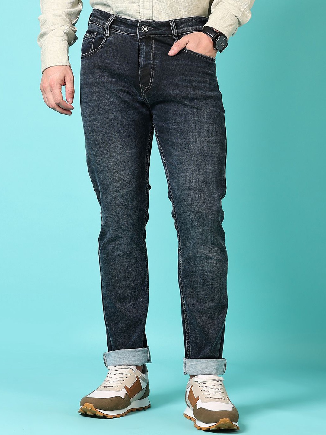 

V-Mart Men Light Fade Regular Fit Mid-Rise Jeans, Blue
