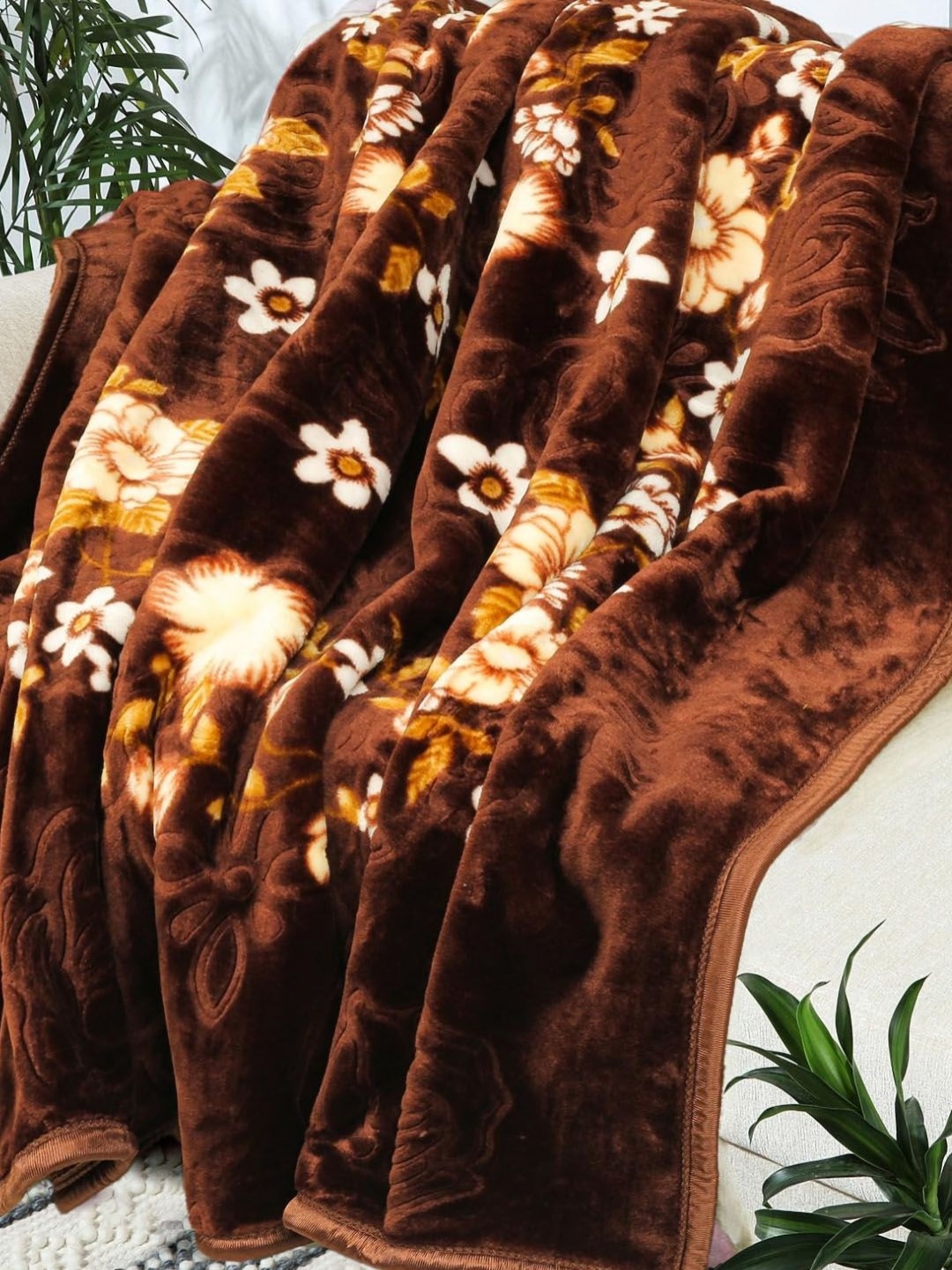 

VAS COLLECTIONS Camel Brown & Beige Floral Fleece 500 GSM Double Bed Blanket