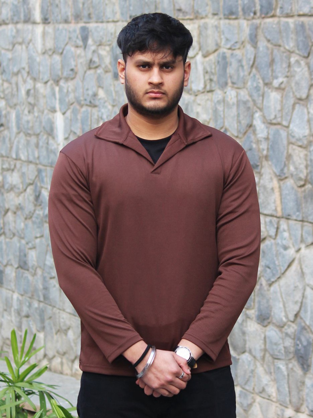 

Genzy Men Solid Polo Collar T-shirt, Brown