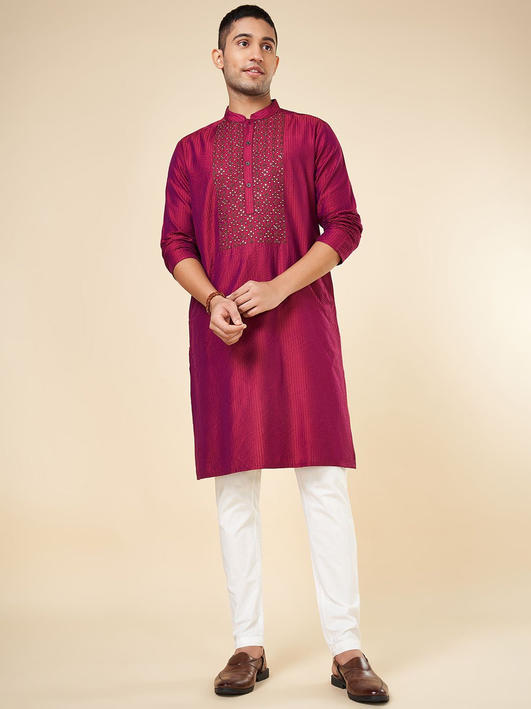 

indus route by Pantaloons Mandarin Collar Thread Work Straight Kurta, Red