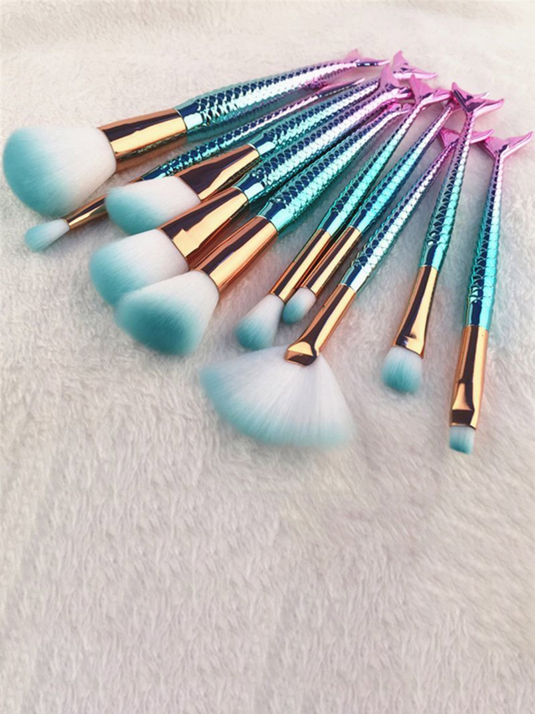 

Lenon Set Of 10 Fish Machli Brushes - Green & Gold