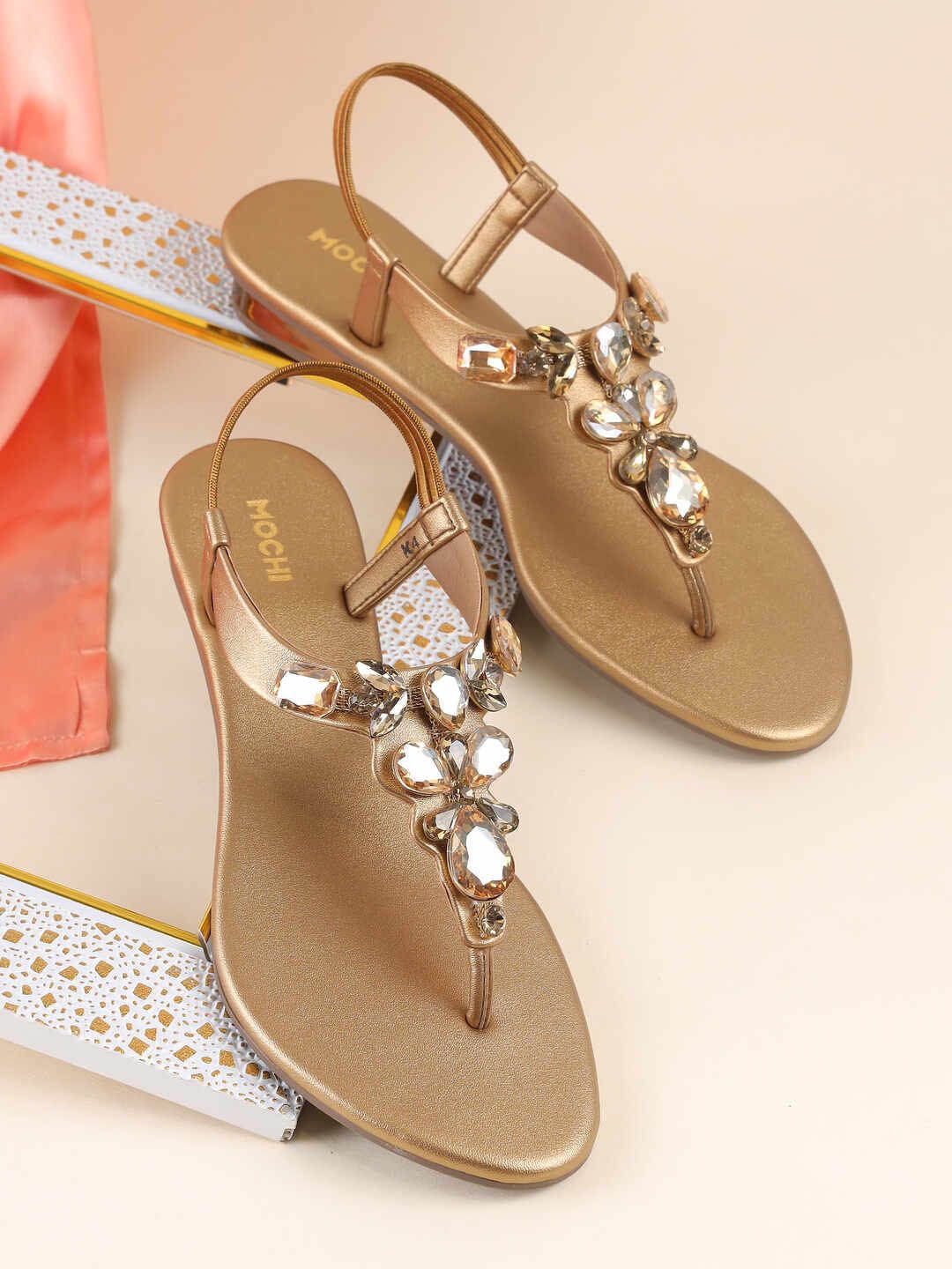 

Mochi Embellished Block Pumps, Gold