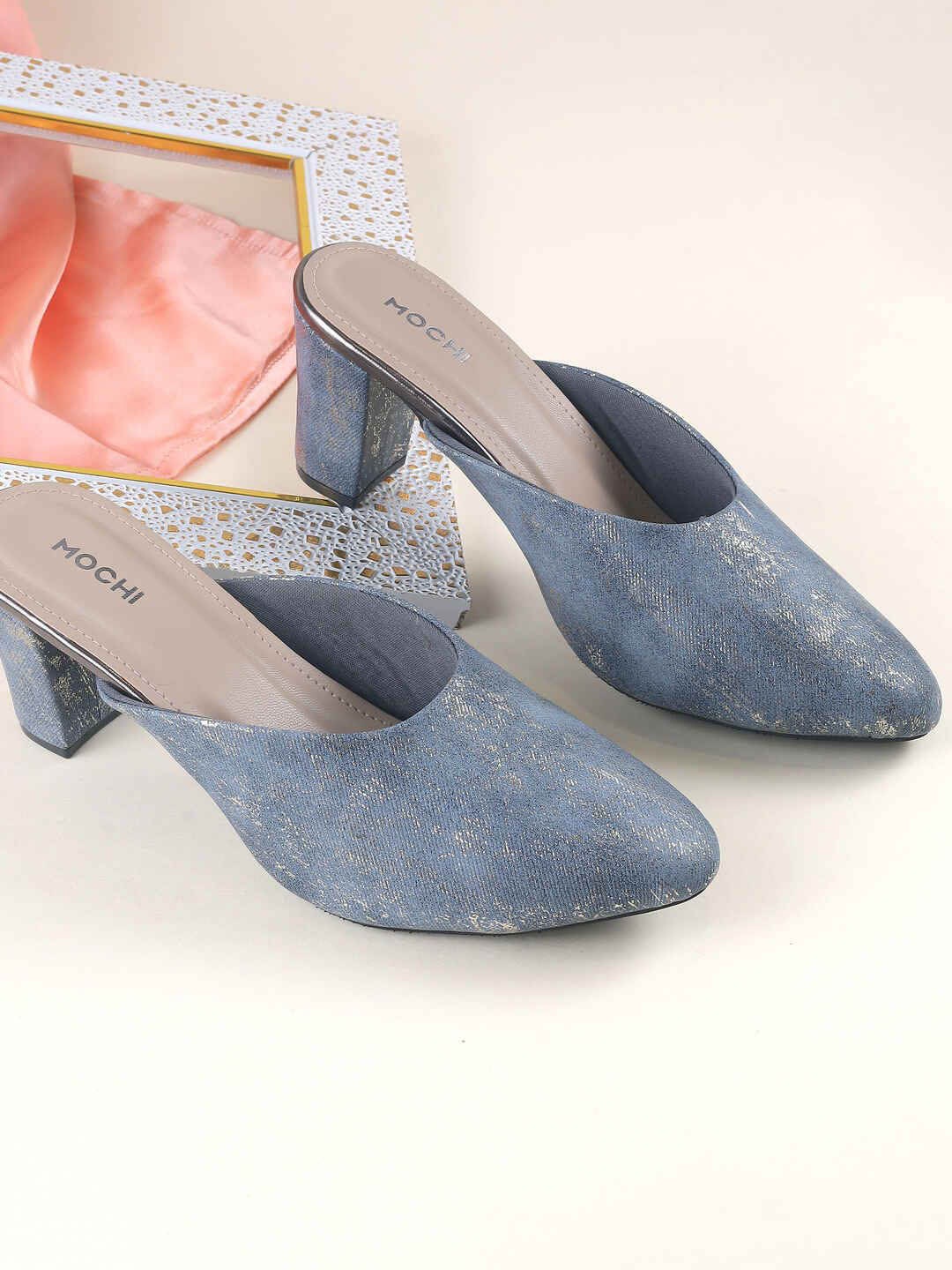 

Mochi Embellished Block Pumps, Blue