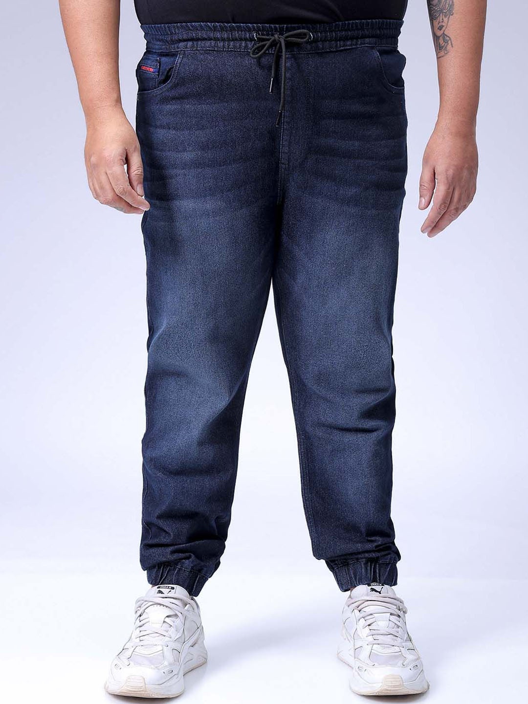 

HARDSODA Men Slim Fit Light Fade Stretchable Jeans, Black