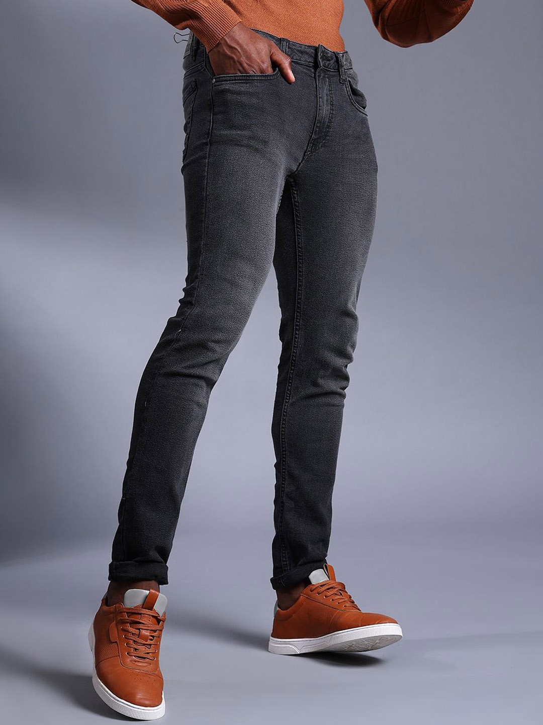 

HARDSODA Men Slim Fit Light Fade Stretchable Mid-Rise Jeans, Black