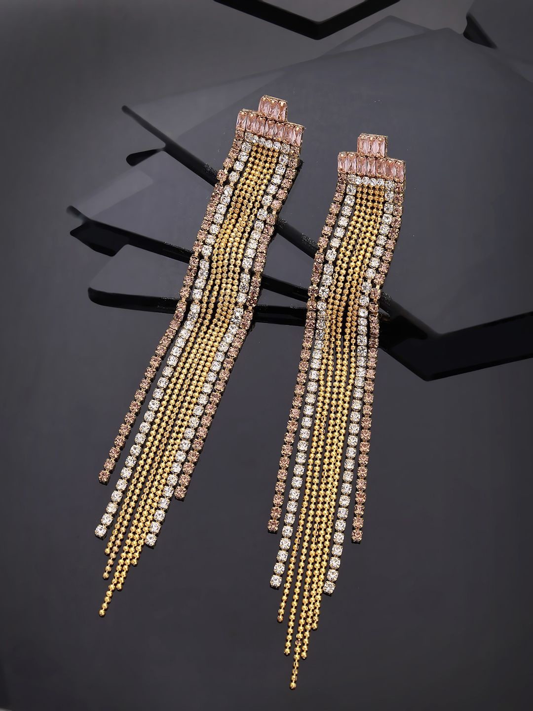 

VESTIDO MODAS Gold-Plated Crystals Studded Classic Shaped Drop Earrings