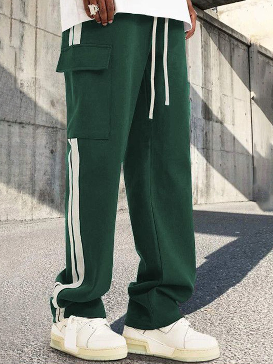 

MASCARI Men Striped Mid Rise Track Pants, Green