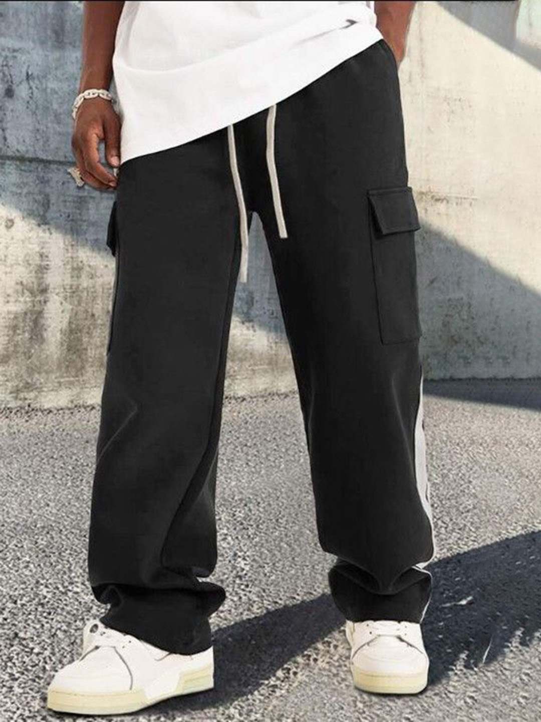 

MASCARI Men Striped Mid Rise Track Pants, Black