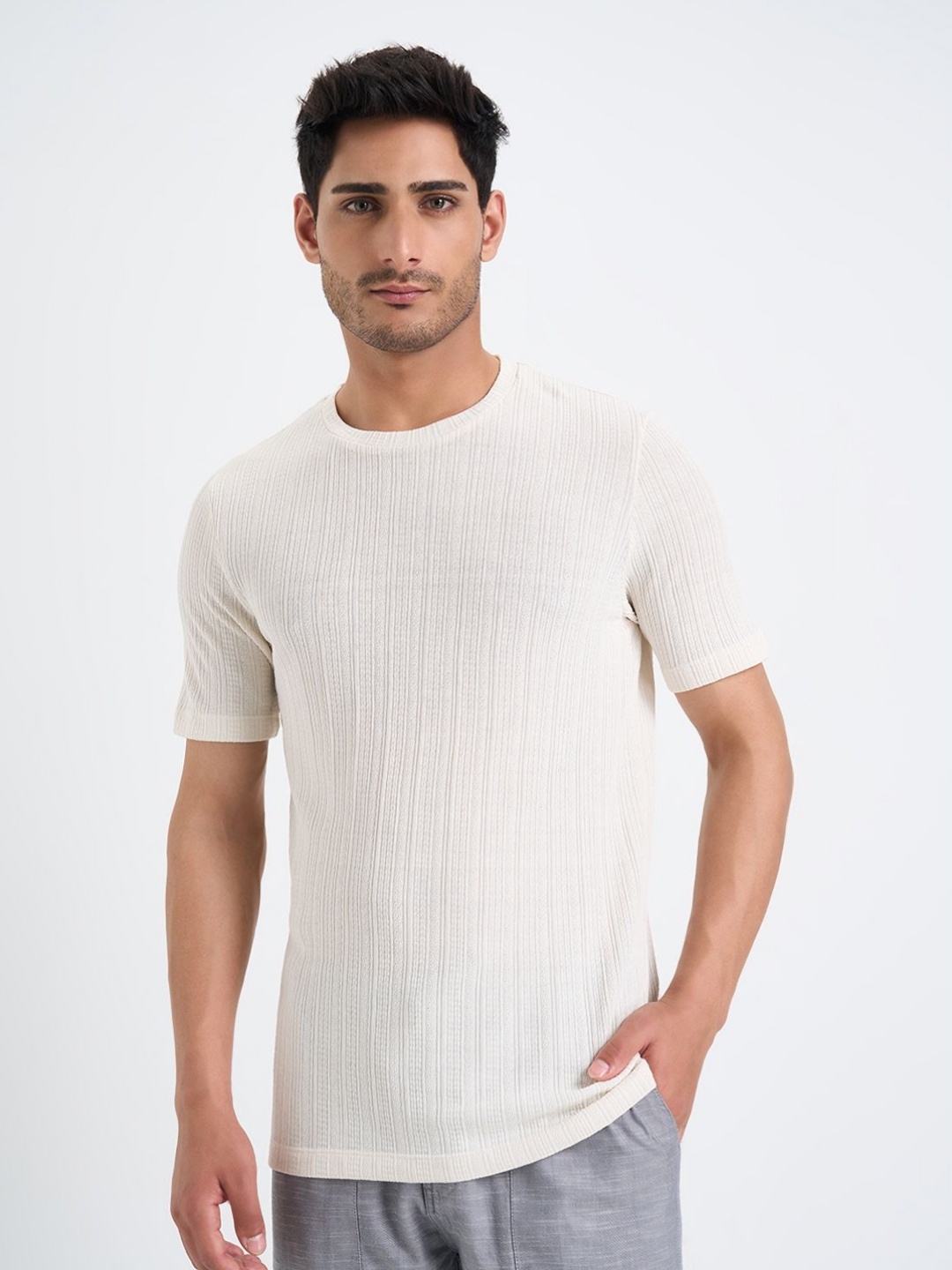 

7 Alt by Pantaloons Men Pockets Slim Fit T-shirt, Off white