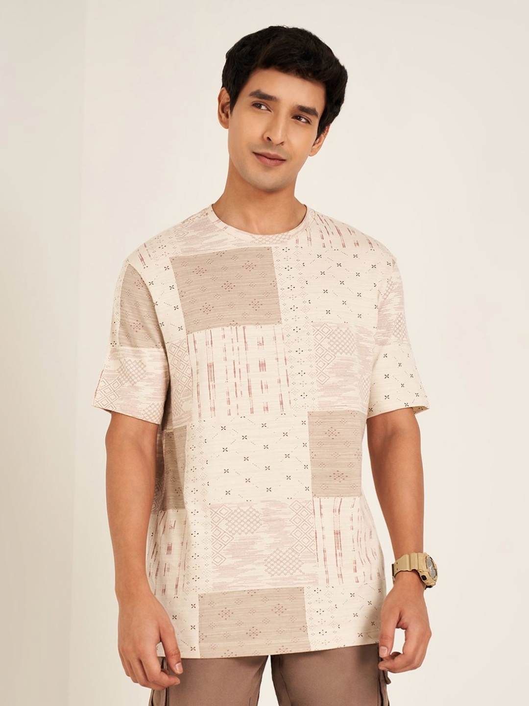 

7 Alt by Pantaloons Men Printed Pockets T-shirt, Off white