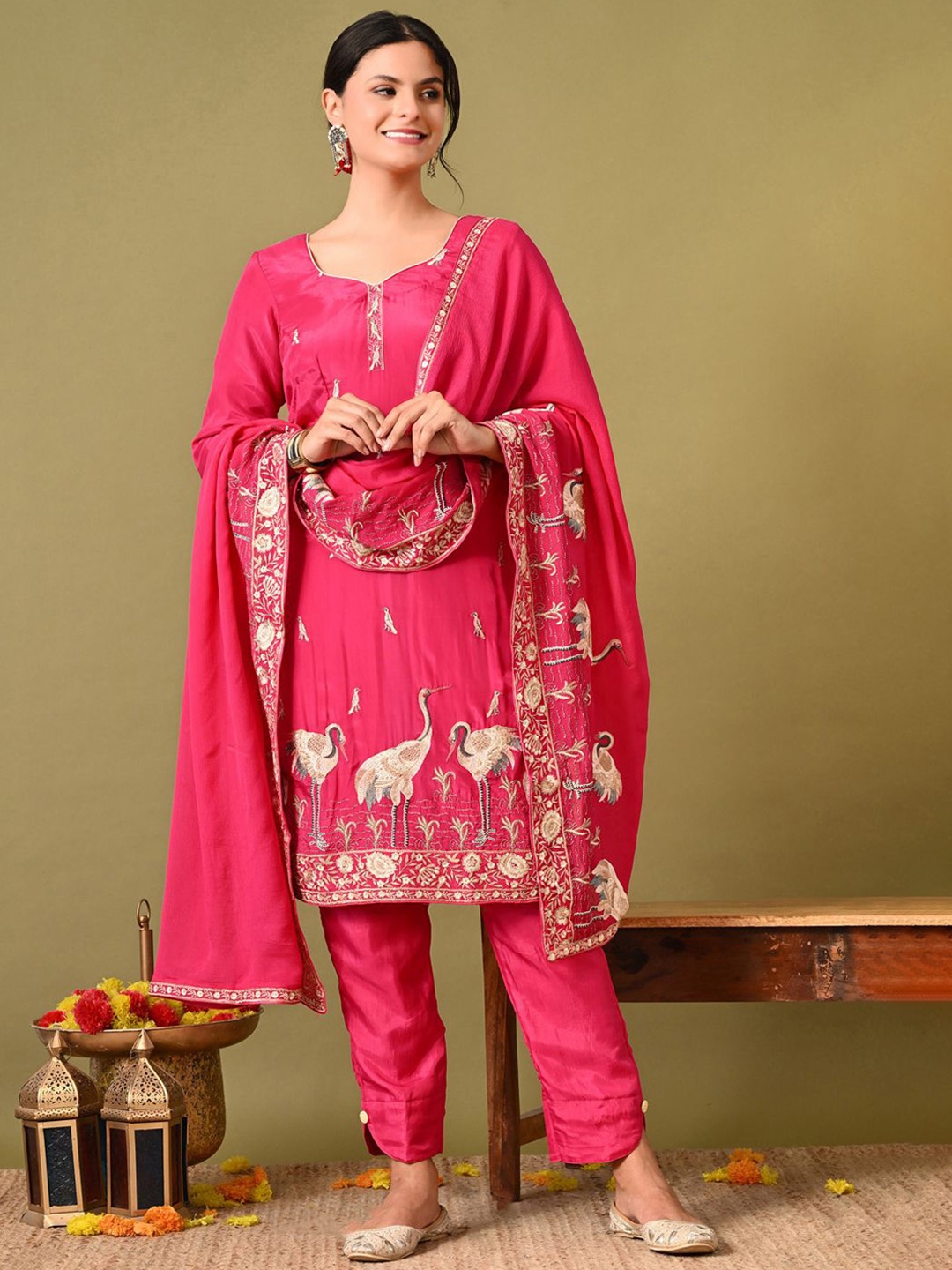 

ZARIKALI Floral Embroidered Thread Work Straight Kurta With Trousers And Dupatta, Pink