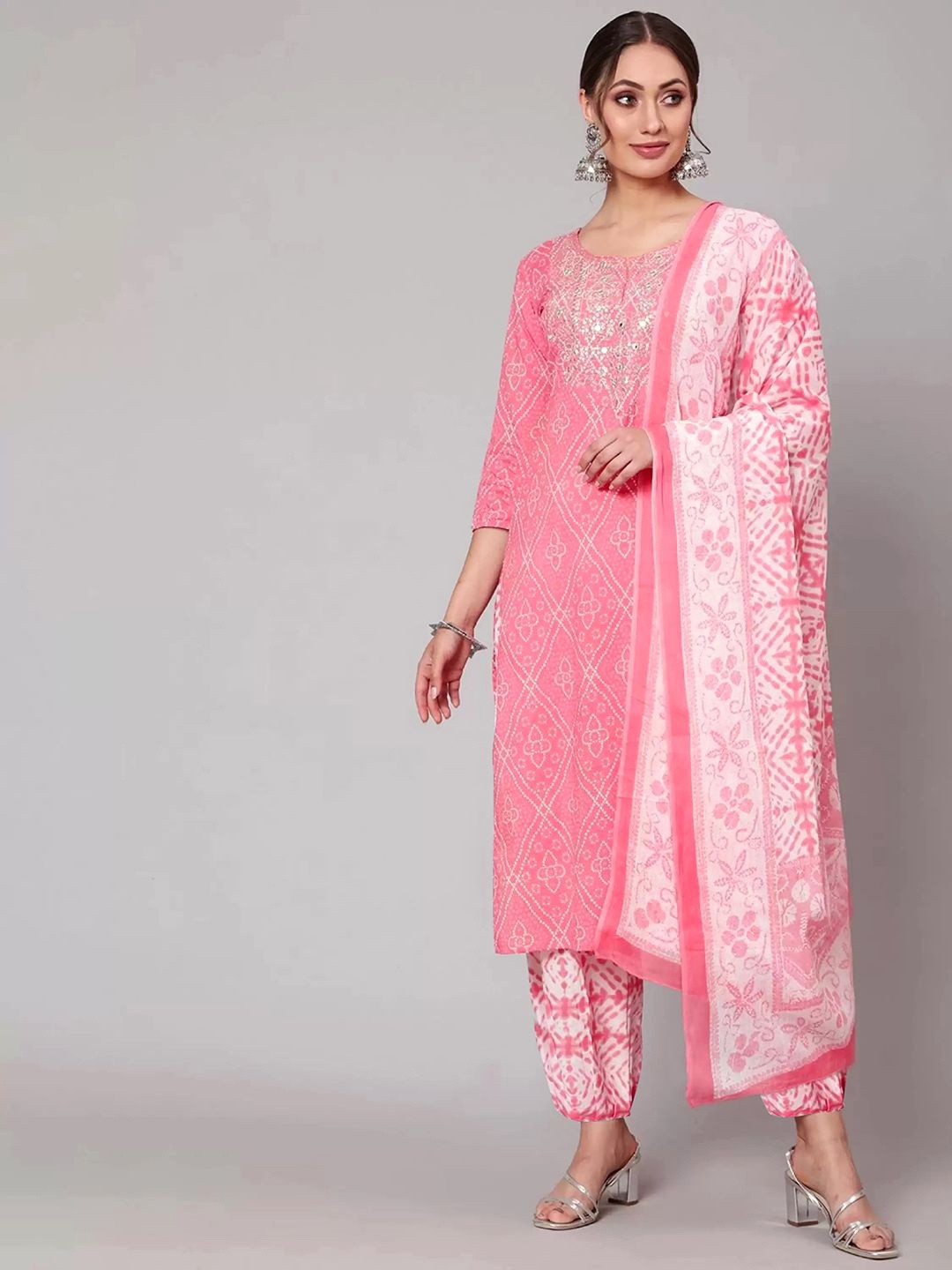 

7Threads Bandhani Printed Sequinned Round Neck Straight Kurta With Trousers And Dupatta, Pink