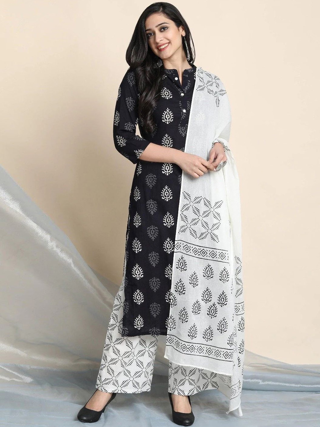 

7Threads Ethnic Motifs Printed Mandarin Collar Straight Kurta With Trousers And Dupatta, Black
