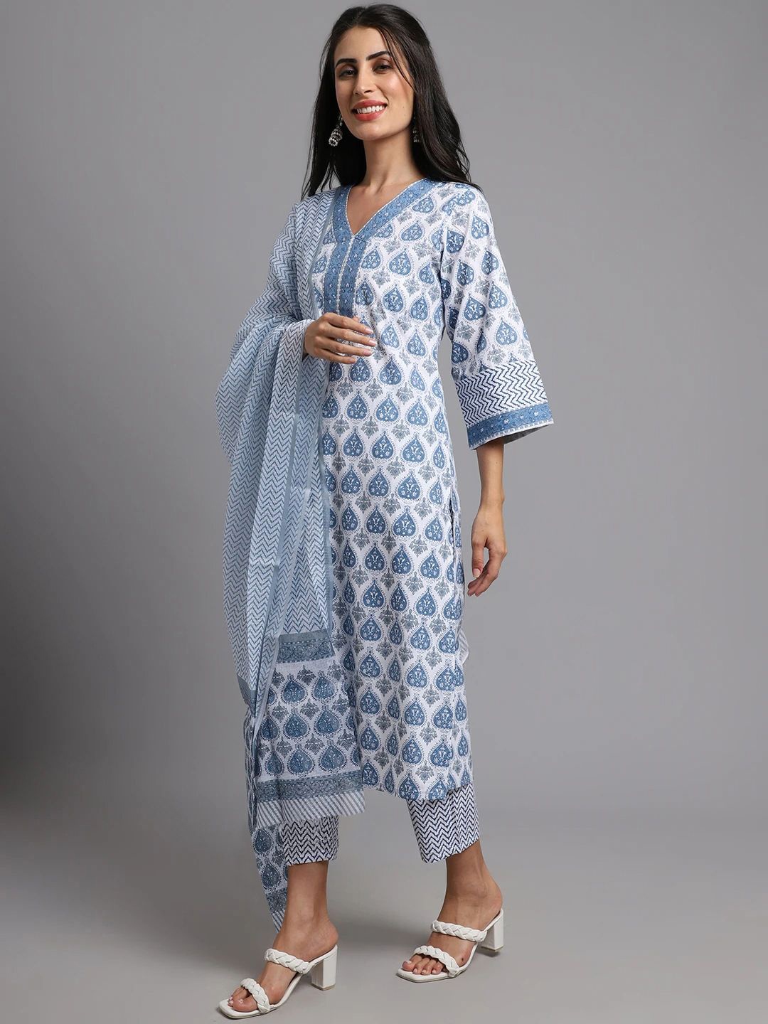 

7Threads Women Ethnic Motifs Printed Regular Kurta with Trousers & With Dupatta, Blue