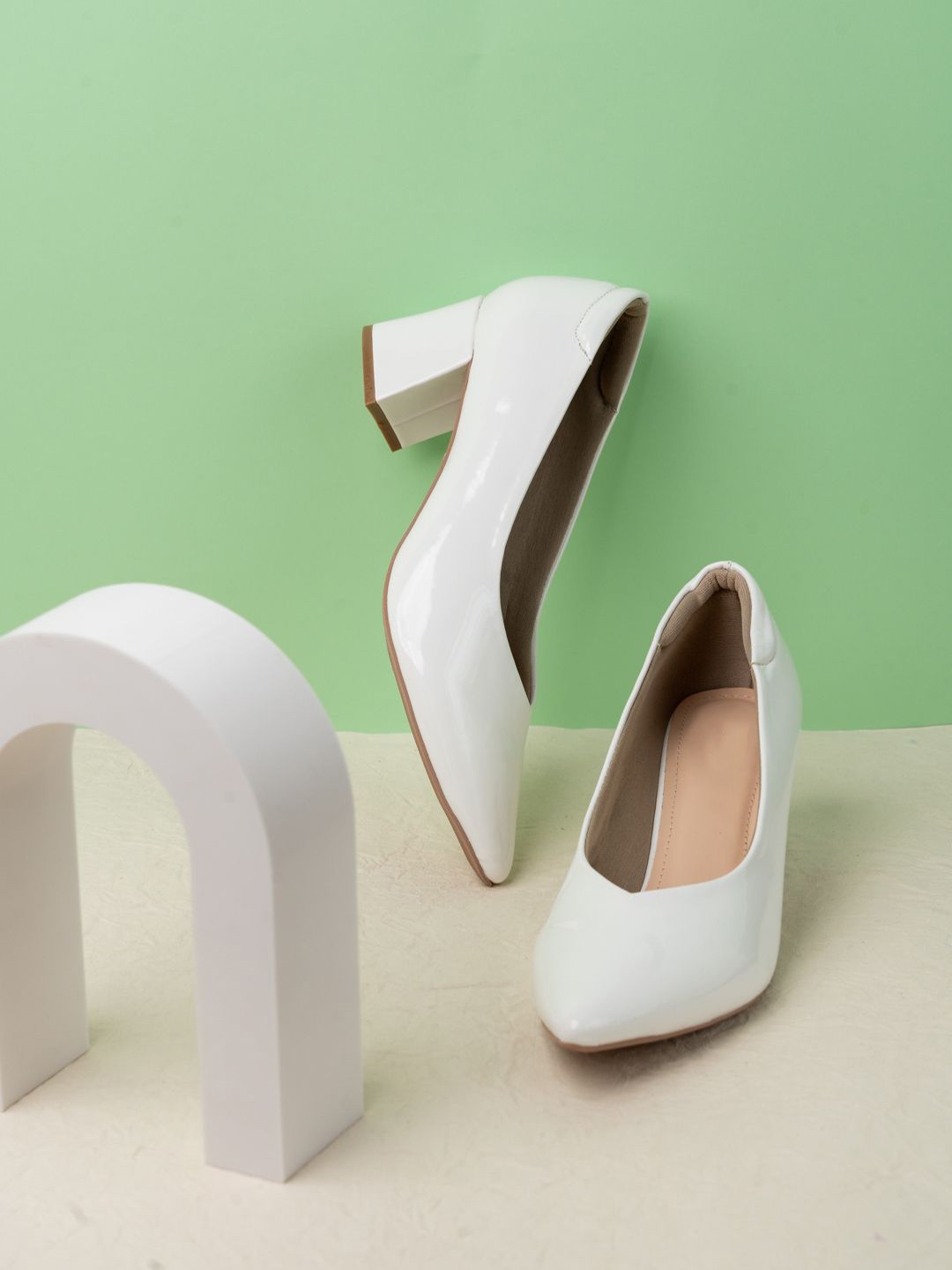 

Inc 5 Party Block Pumps, White