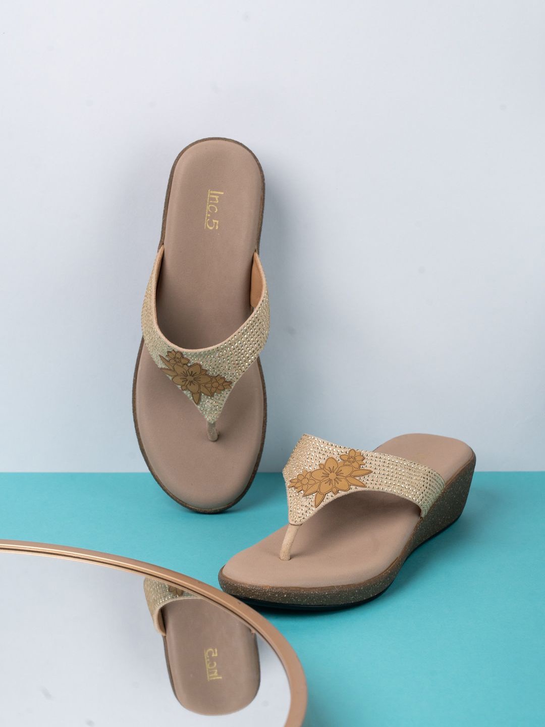 

Inc 5 Wedge Mules with Bows, Beige