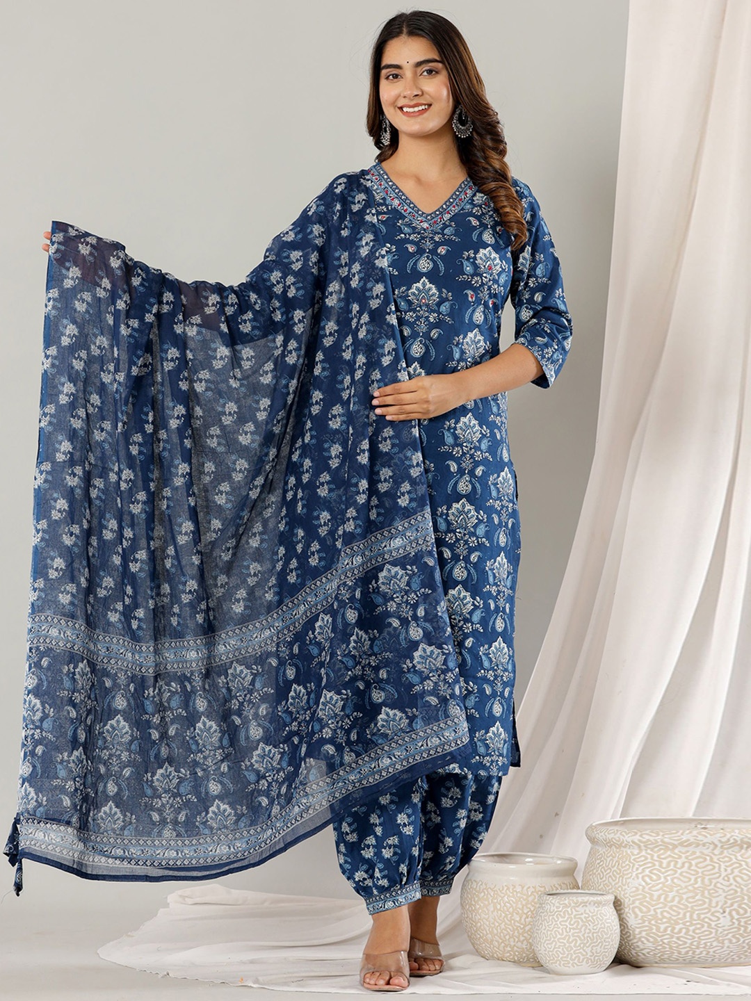 

INDYES Ethnic Motifs Printed Sequinned Pure Cotton Straight Kurta & Salwar & Dupatta, Blue