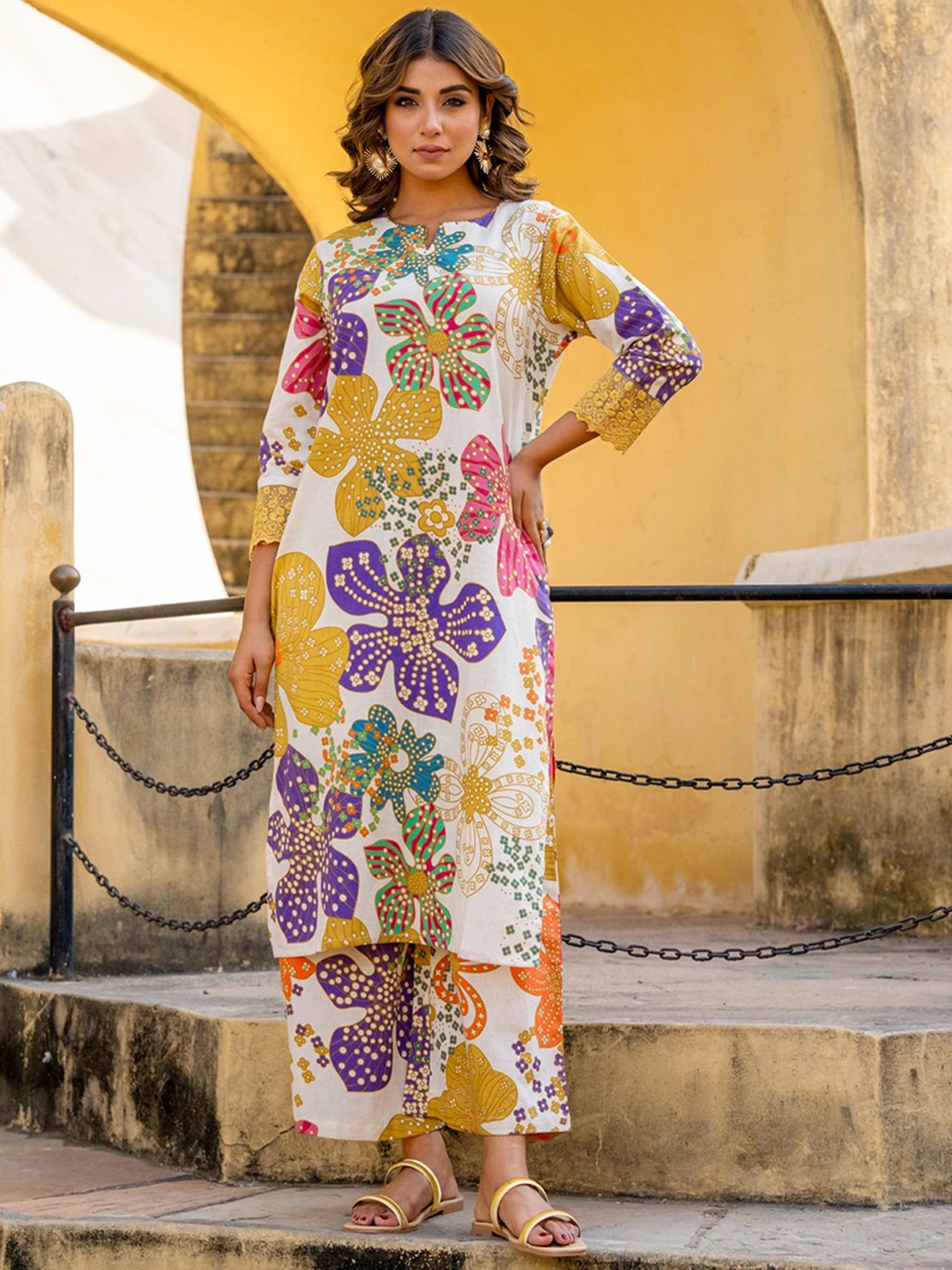 

INDYES Floral Printed Notch Neck Pure Cotton Kurta With Trouser, White